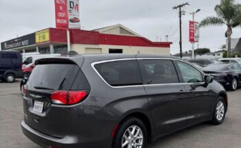 2021 Chrysler voyager LX Minivan 4D