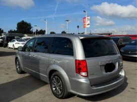 2017 Dodge grand caravan passenger SXT Minivan 4D