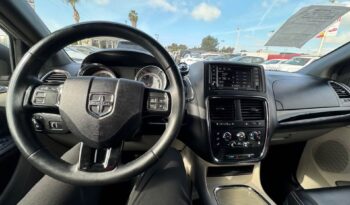 
									2017 Dodge grand caravan passenger SXT Minivan 4D full								