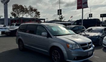 
									2017 Dodge grand caravan passenger SXT Minivan 4D full								