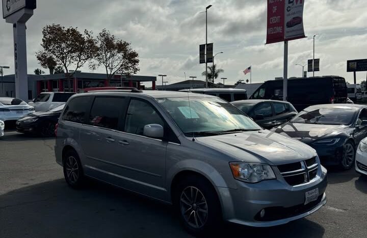 2017 Dodge grand caravan passenger SXT Minivan 4D