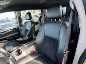 2017 Dodge grand caravan passenger SXT Minivan 4D