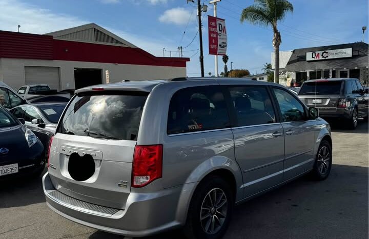 2017 Dodge grand caravan passenger SXT Minivan 4D