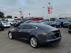 2015 Tesla model s 85D Sedan 4D