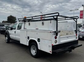 2013 Ford f450 super duty crew cab & chassis 176″ W.B. 4D