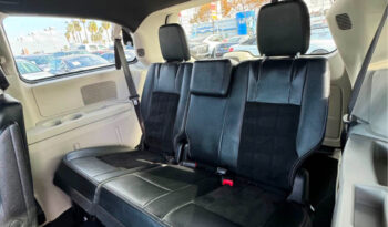 
									2017 Dodge grand caravan passenger SXT Minivan 4D full								