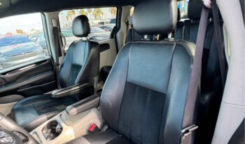 
									2017 Dodge grand caravan passenger SXT Minivan 4D full								