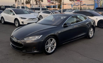 2015 Tesla model s 85D Sedan 4D