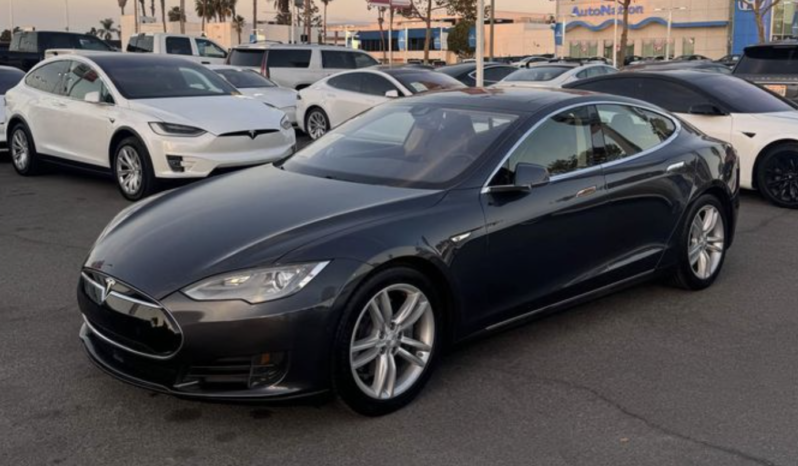 2015 Tesla model s 85D Sedan 4D