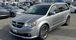 2017 Dodge grand caravan passenger SXT Minivan 4D