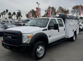 2013 Ford f450 super duty crew cab & chassis 176″ W.B. 4D