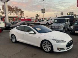 2015 Tesla model s 85D Sedan 4D