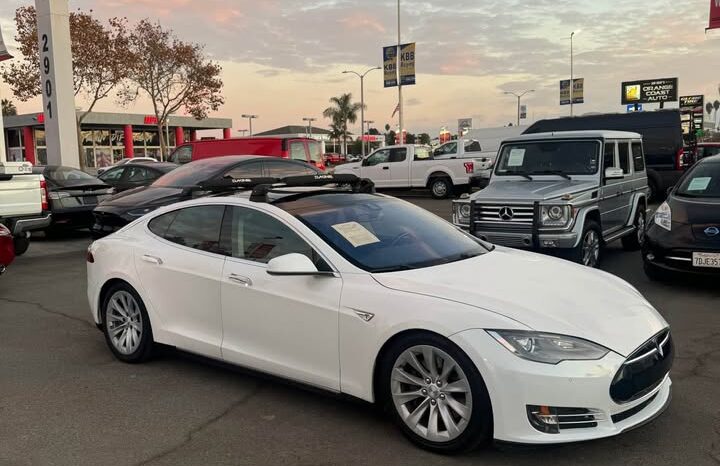 2015 Tesla model s 85D Sedan 4D