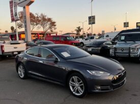 2015 Tesla model s 85D Sedan 4D