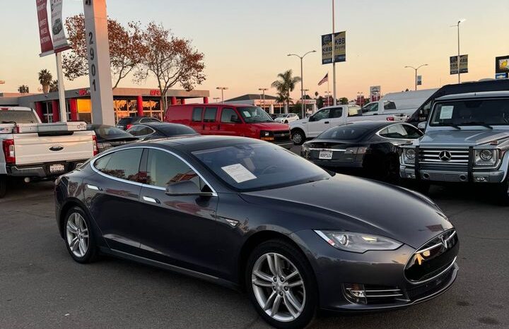 2015 Tesla model s 85D Sedan 4D