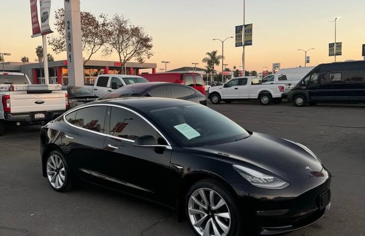 2019 Tesla model 3 Standard Range Plus Sedan 4D