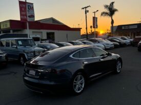 2015 Tesla model s 85D Sedan 4D