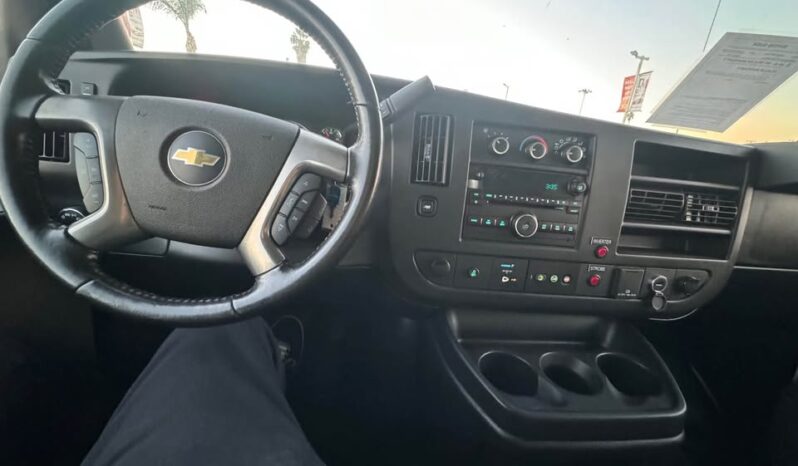 
								2015 Chevrolet express 3500 cargo CNG full									