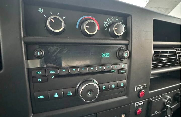 
								2015 Chevrolet express 3500 cargo CNG full									