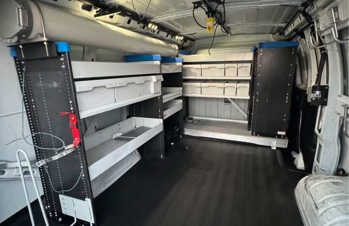 
								2015 Chevrolet express 3500 cargo CNG full									