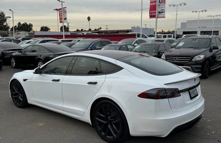 
								2021 Tesla model s Plaid Sedan 4D full									