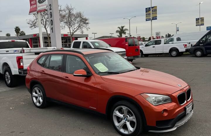 
								2015 BMW x1 xDrive28i Sport Utility 4D full									