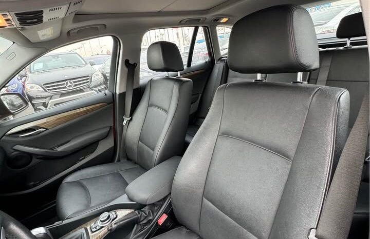 
								2015 BMW x1 xDrive28i Sport Utility 4D full									