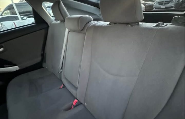 
								2013 Toyota prius Two full									