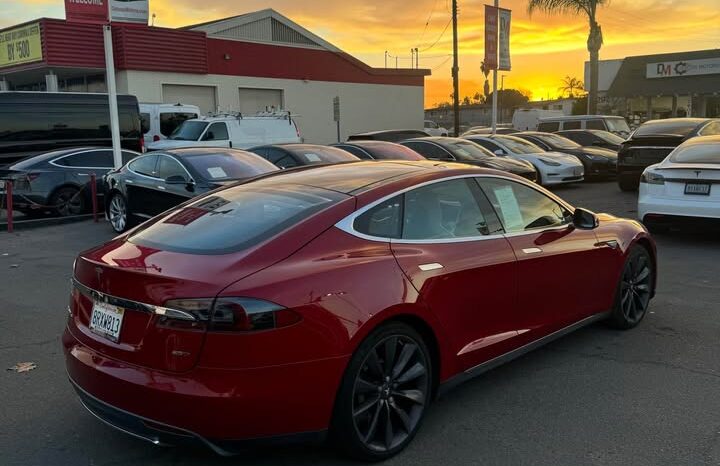 2015 Tesla model s 85D Sedan 4D