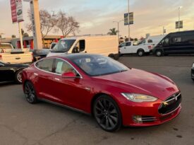 2015 Tesla model s 85D Sedan 4D