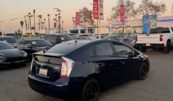 
									2013 Toyota prius Two full								