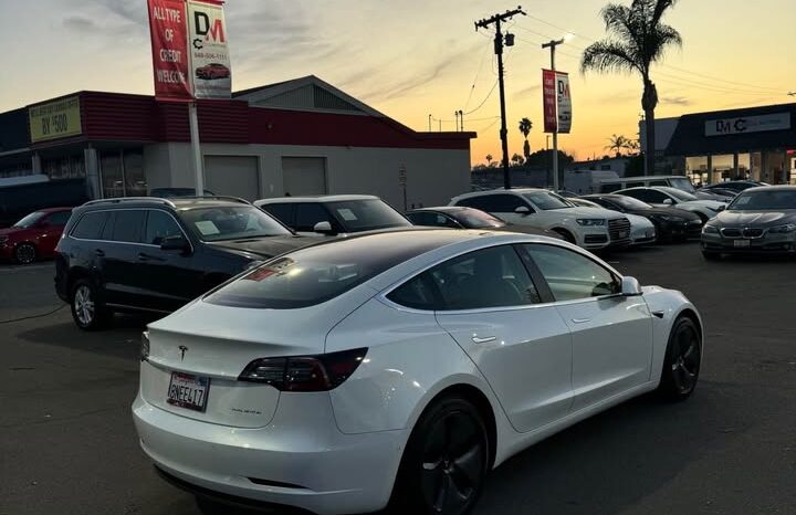 2019 Tesla model 3 Long Range Sedan 4D