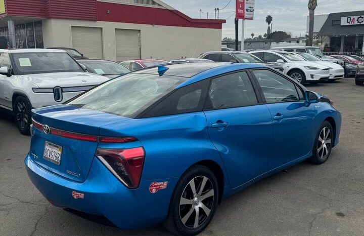 
								2017 Toyota Mirai full									