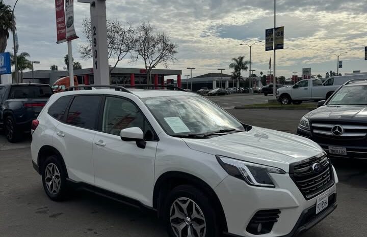 2022 Subaru forester Premium Sport Utility 4D