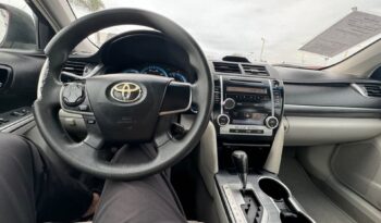 
									2012 Toyota camry LE Hybrid Sedan 4D full								