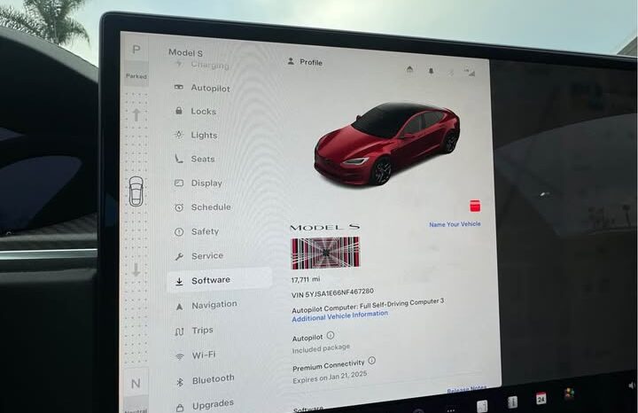 
								2022 Tesla model s Plaid Sedan 4D full									