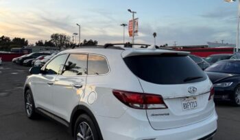 
									2017 Hyundai santa fe SE full								