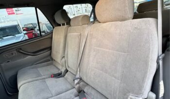 
									2004 Toyota sequoia SR5 full								