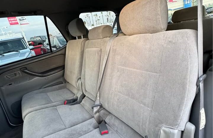 
								2004 Toyota sequoia SR5 full									