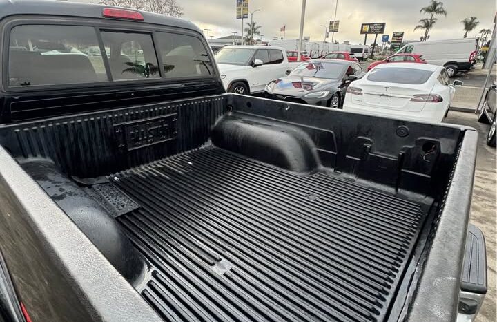 
								2004 Toyota tacoma double cab full									