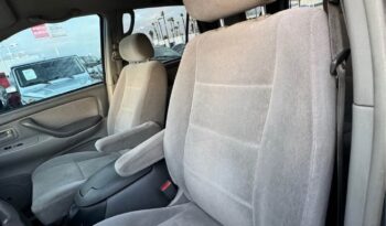 
									2004 Toyota sequoia SR5 full								