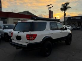 2004 Toyota sequoia SR5