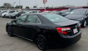 
									2012 Toyota camry LE Hybrid Sedan 4D full								