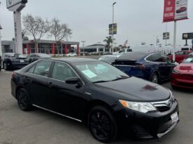 2012 Toyota camry LE Hybrid Sedan 4D