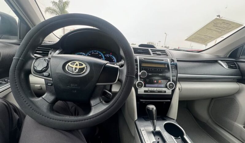 
								2012 Toyota camry LE Hybrid Sedan 4D full									