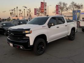 2020 Chevrolet silverado 1500 crew cab LT Trail Boss Pickup 4D 6 1/2 ft