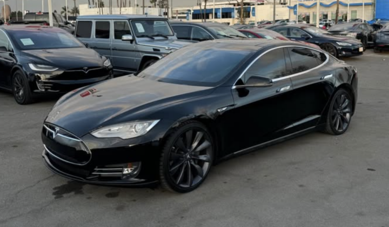 2013 Tesla model s Performance Sedan 4D