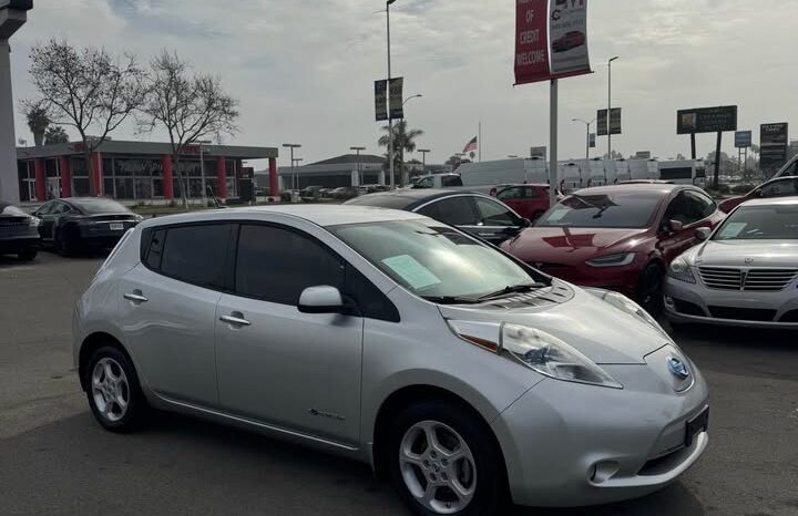 2013 Nissan leaf SV Hatchback 4D