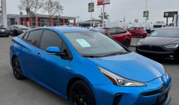 
									2019 Toyota prius XLE Hatchback 4D full								