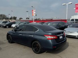 2015 Nissan sentra SV Sedan 4D